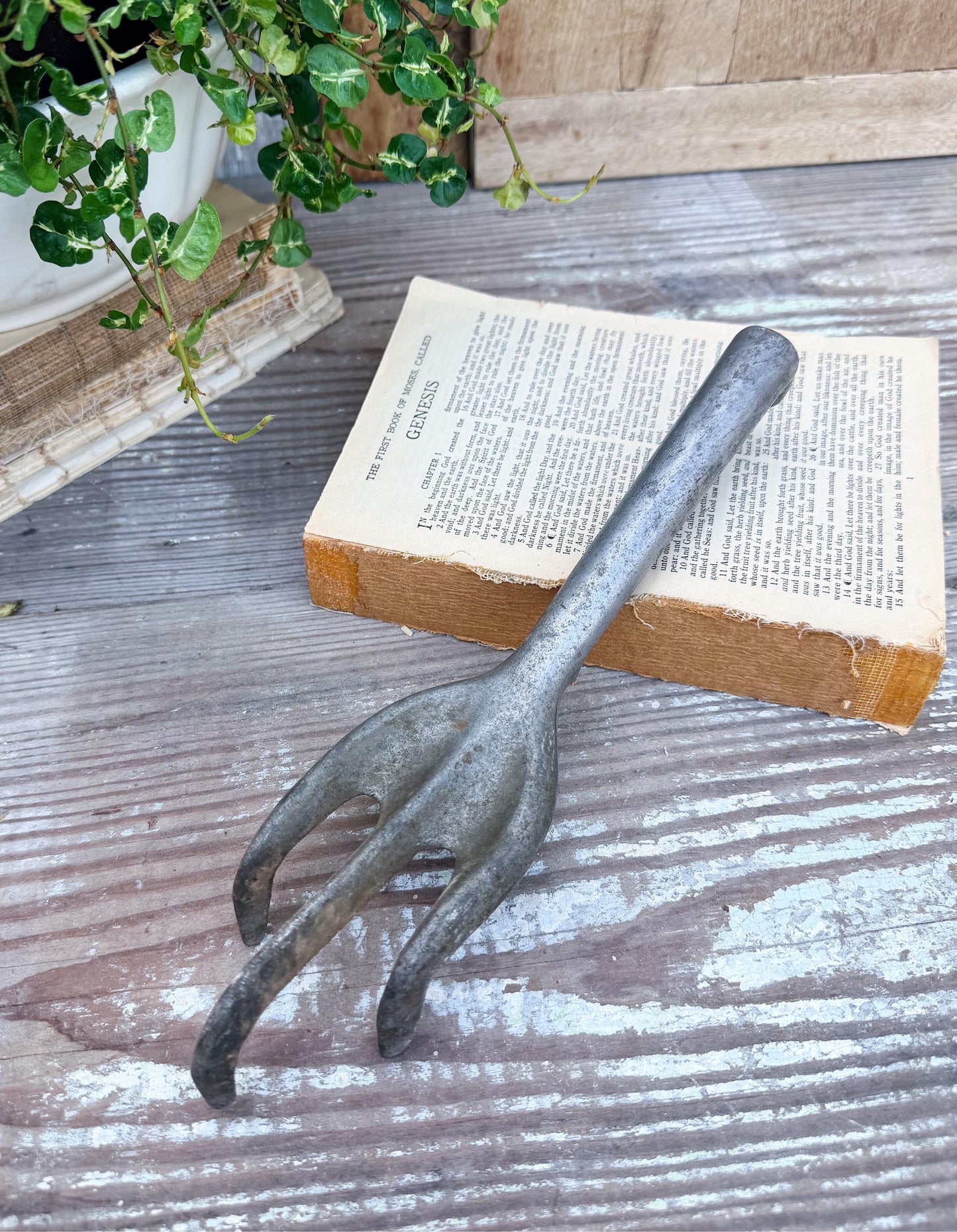 Vintage Garden Hand Tool Cultivator Metal Farmhouse Decor Industrial Salvage MARKLE