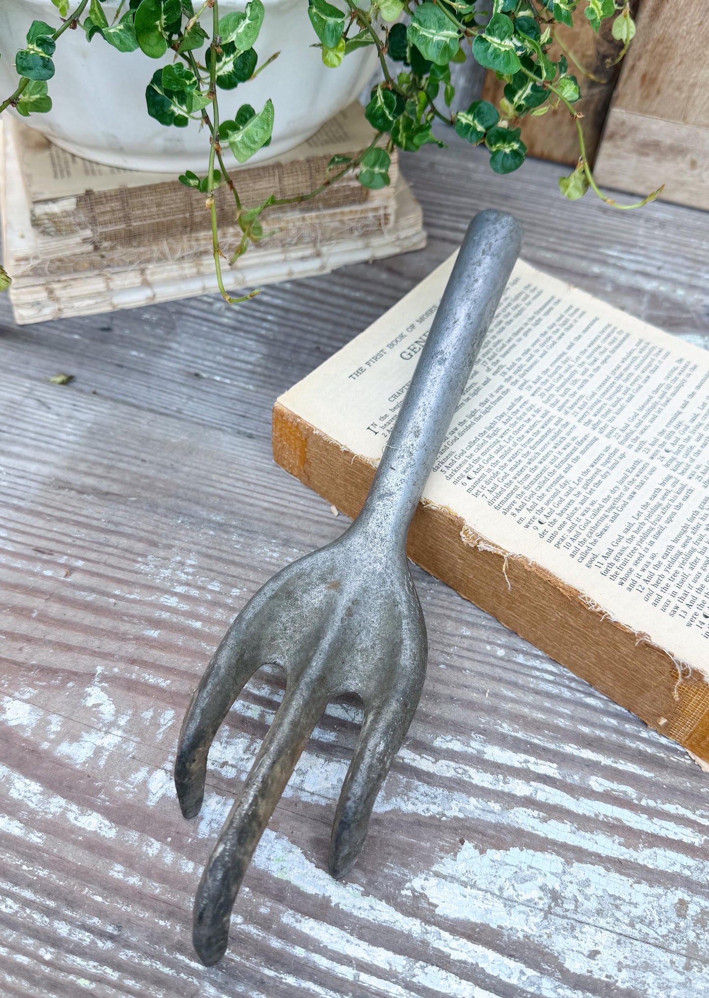 Vintage Garden Hand Tool Cultivator Metal Farmhouse Decor Industrial Salvage MARKLE