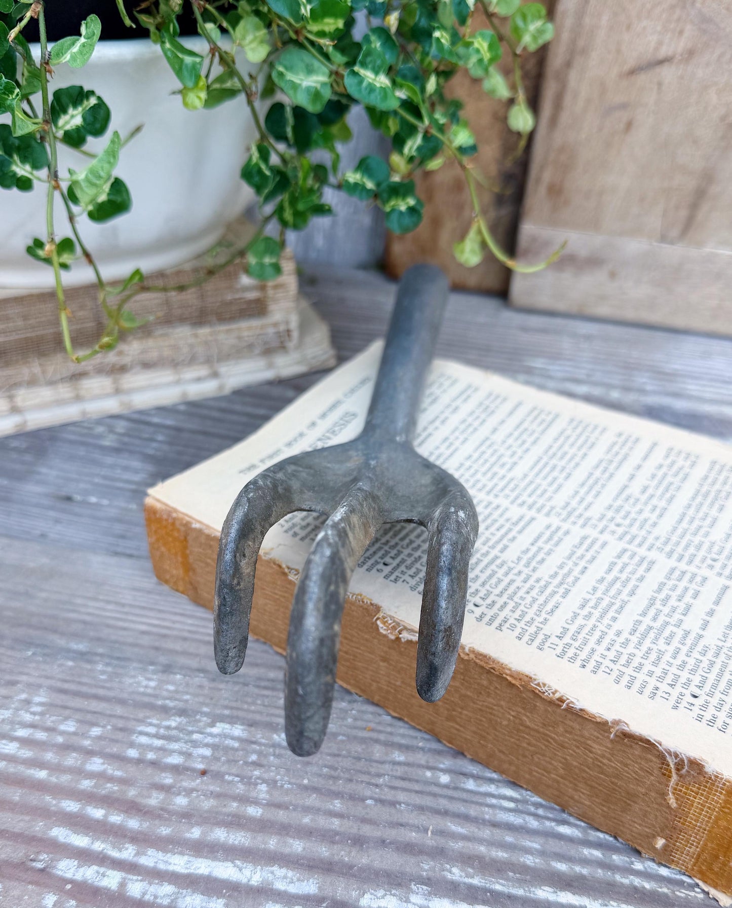 Vintage Garden Hand Tool Cultivator Metal Farmhouse Decor Industrial Salvage MARKLE