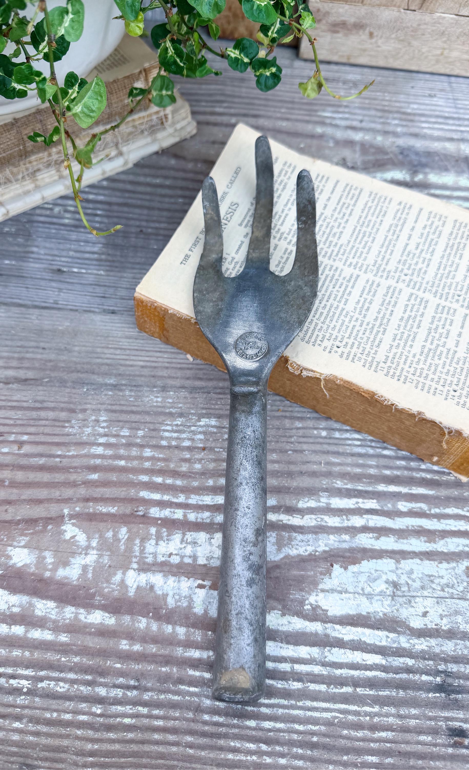 Vintage Garden Hand Tool Cultivator Metal Farmhouse Decor Industrial Salvage MARKLE