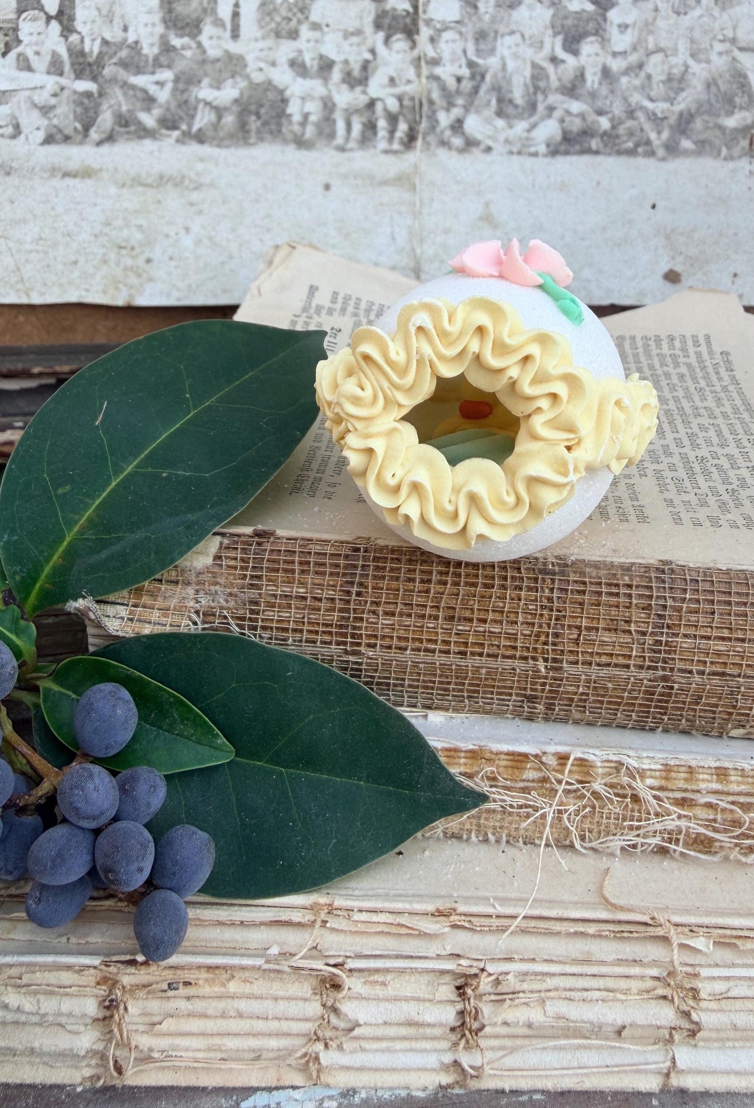 Vintage Sugar Egg Diorama EASTER Decor Farmhouse Spring Garden Decor Panoramic French KENCRAFT White