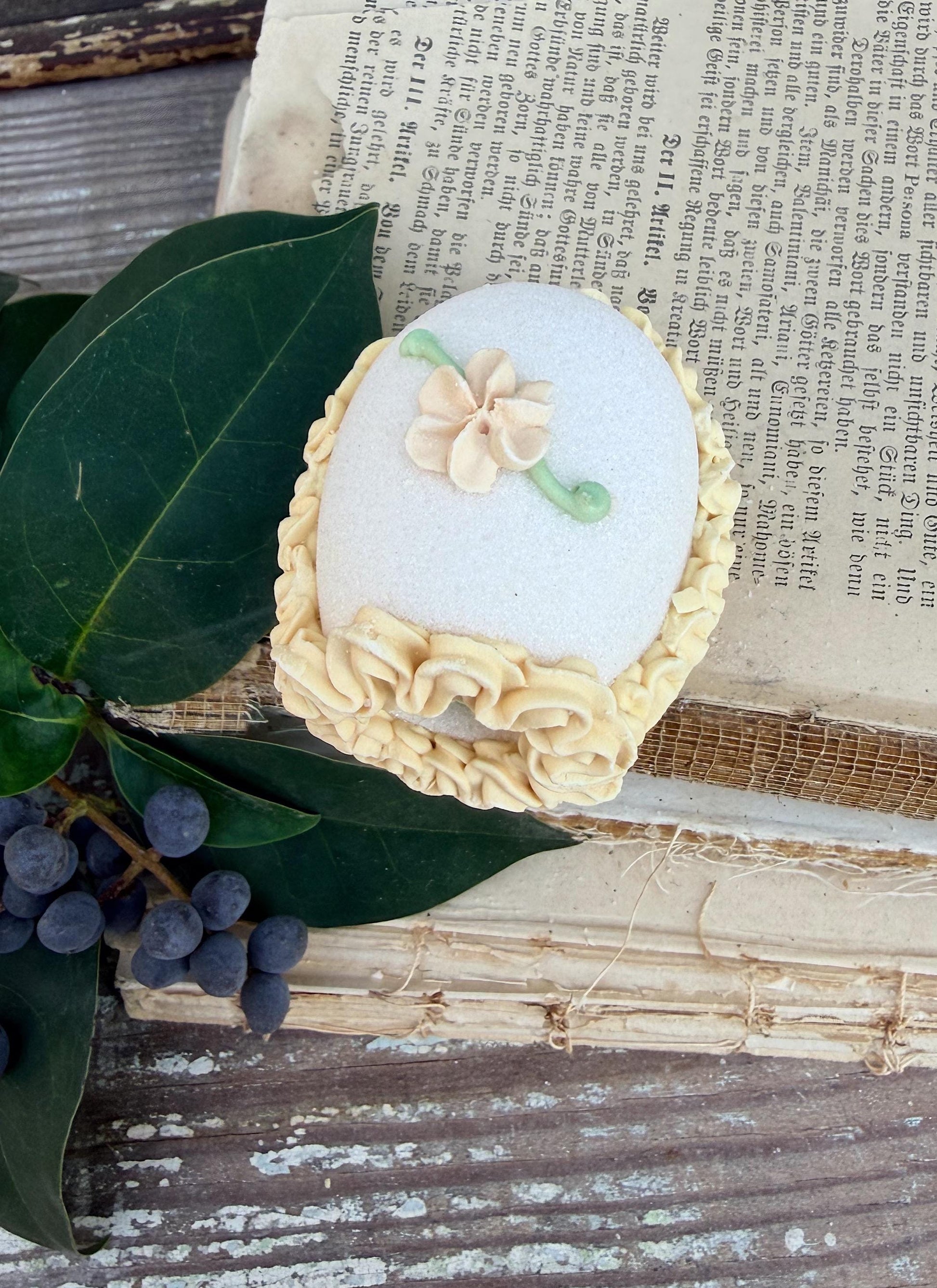 Vintage Sugar Egg Diorama EASTER Decor Farmhouse Spring Garden Decor Panoramic French KENCRAFT White