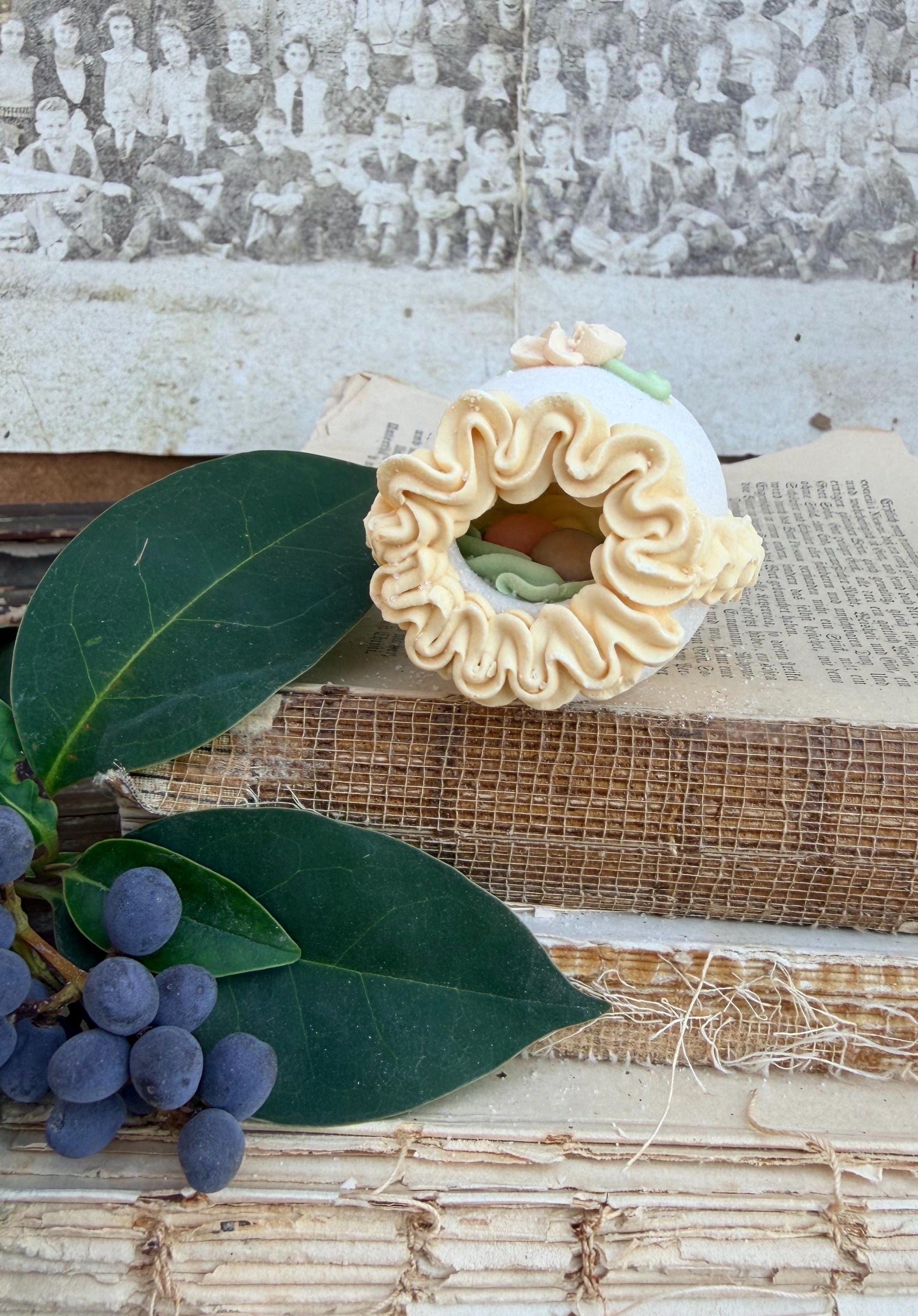Vintage Sugar Egg Diorama EASTER Decor Farmhouse Spring Garden Decor Panoramic French KENCRAFT White