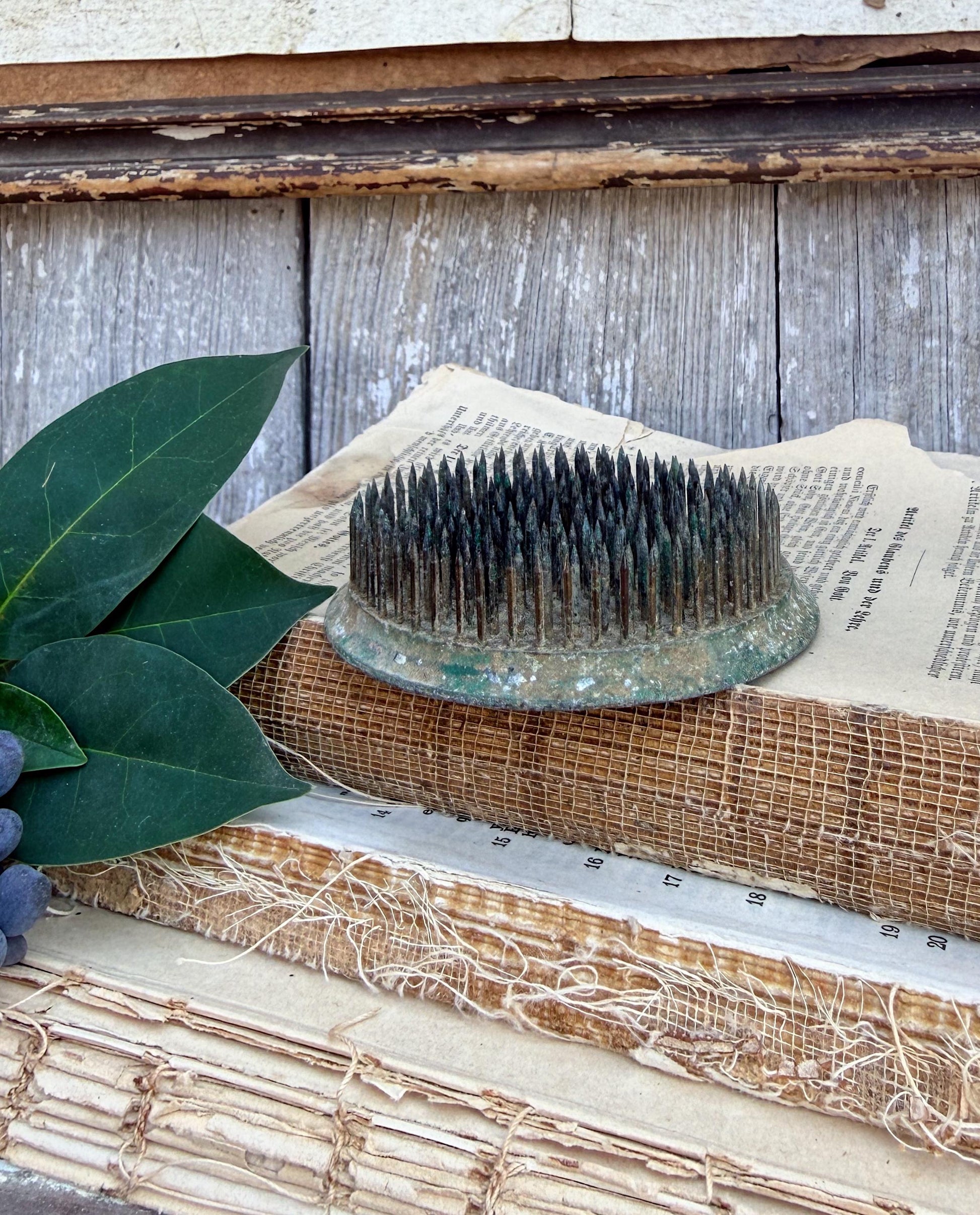 Vintage GREEN Metal Floral Frog Flower Holder Farmhouse Decor Christmas Decor Photo Spike VOGUE