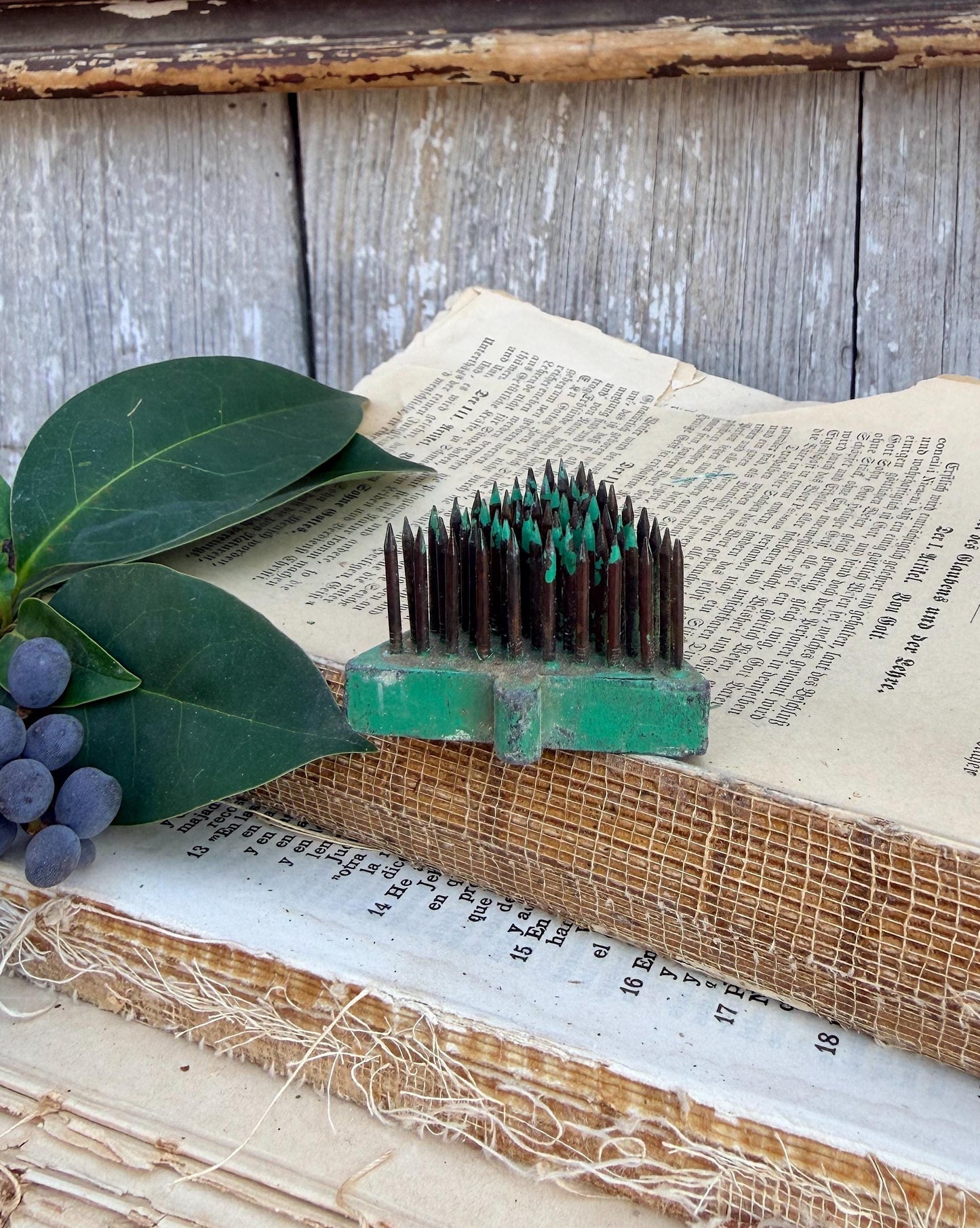 Vintage GREEN Metal Floral Frog TRIANGLE Interlocking Flower Holder Farmhouse Christmas Decor