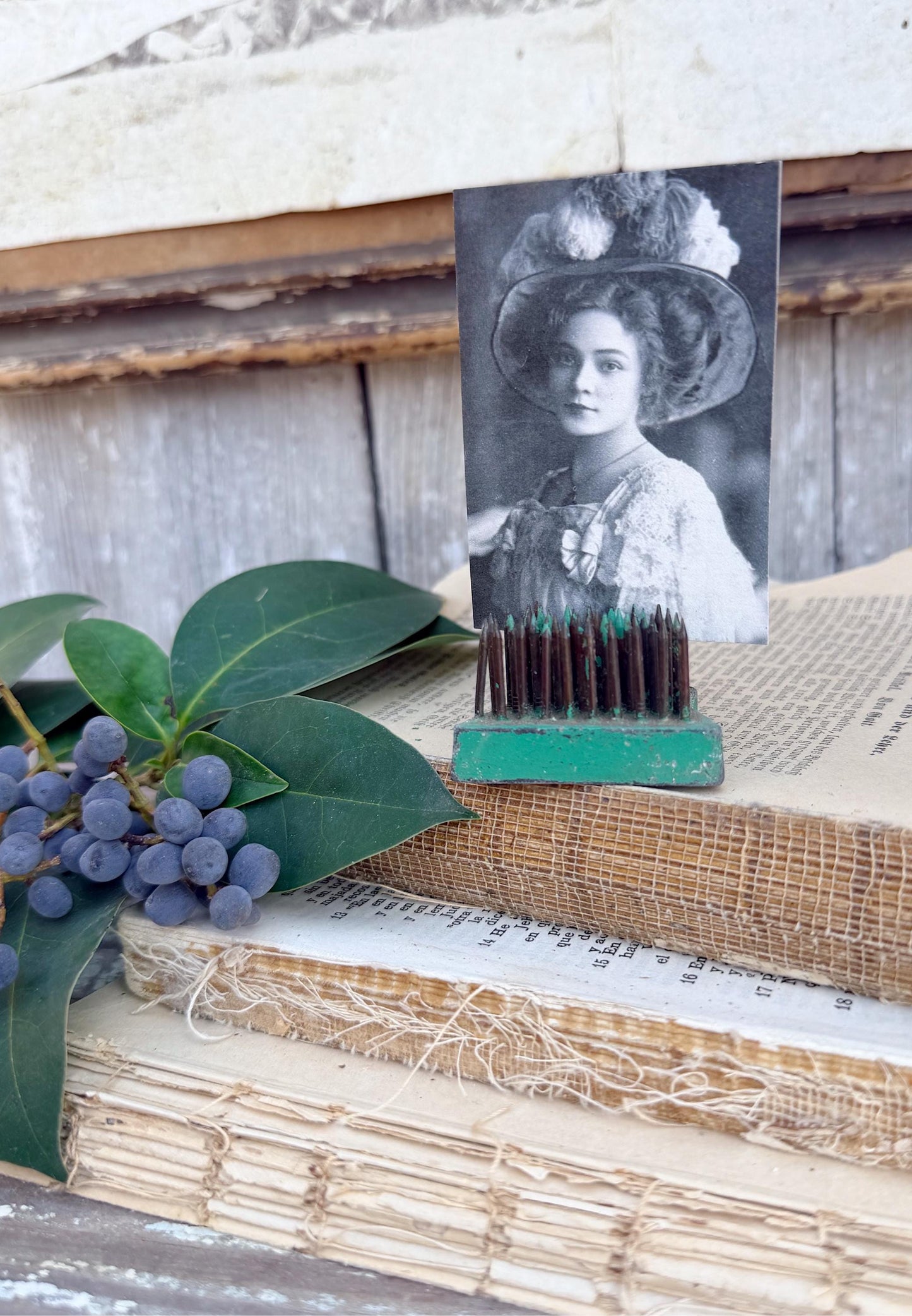 Vintage GREEN Metal Floral Frog TRIANGLE Interlocking Flower Holder Farmhouse Christmas Decor