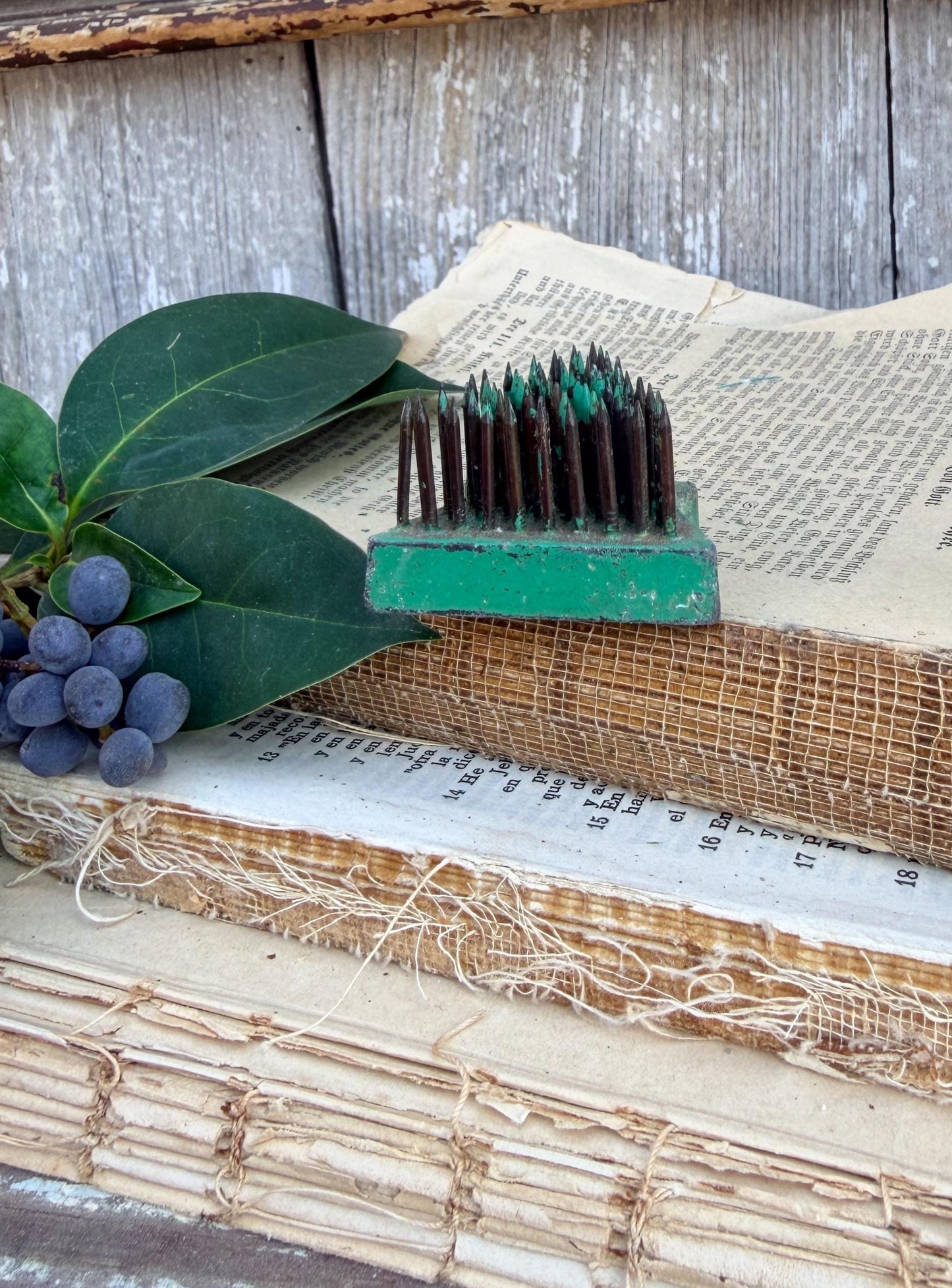 Vintage GREEN Metal Floral Frog TRIANGLE Interlocking Flower Holder Farmhouse Christmas Decor