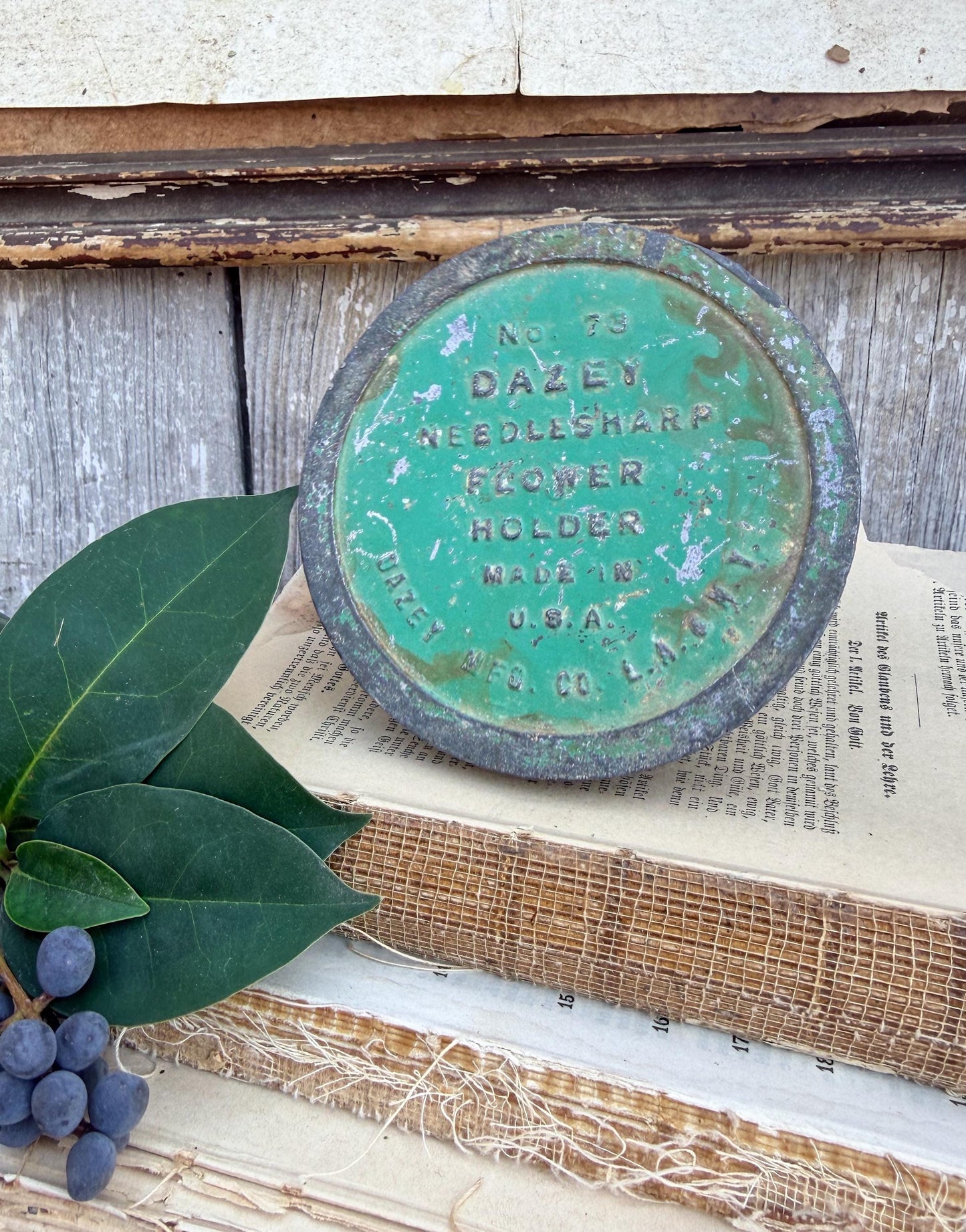 Vintage GREEN Metal Floral Frog Flower Holder Farmhouse Decor Christmas Decor Photo Spike DAZY 73