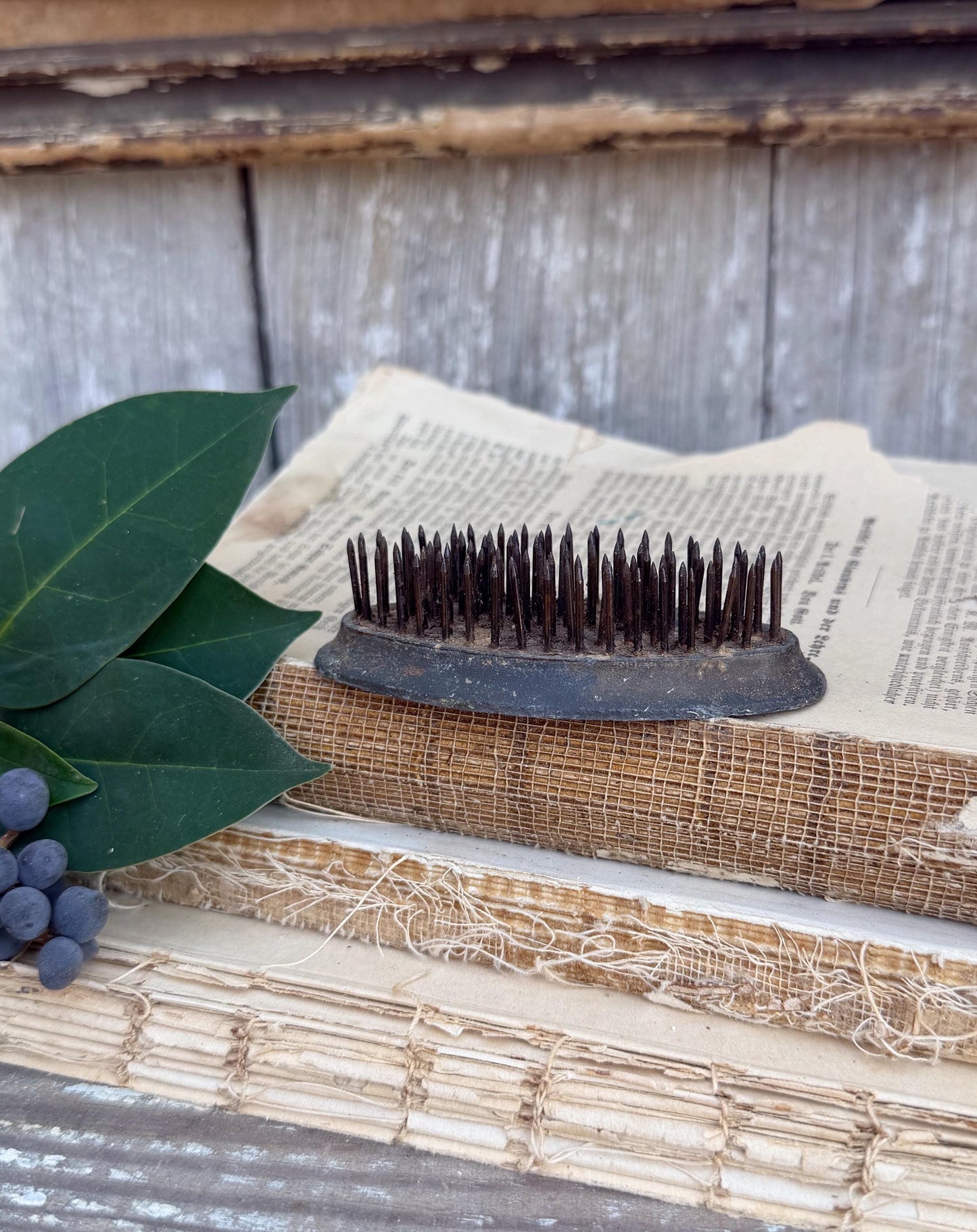 Vintage Metal Floral Frog OVAL Flower Holder Farmhouse Decor Garden Photo Spike Comb