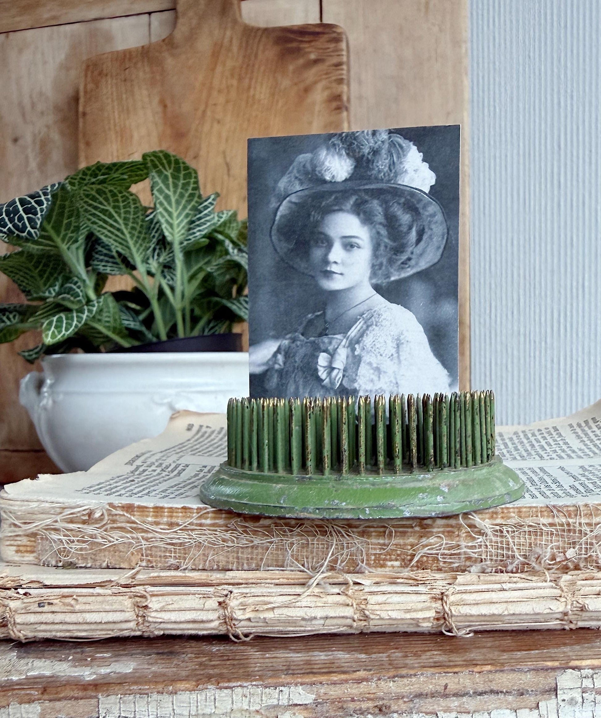 Vintage Green Metal Floral Frog Holder – Farmhouse Decor