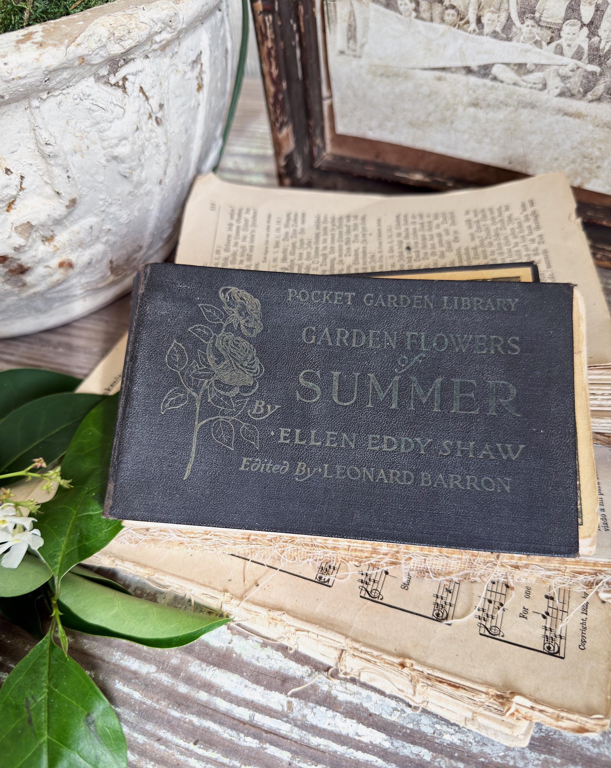 Antique GARDEN FLOWERS of SUMMER Guide Book 1917 Farmhouse Decor Ellen Eddy Shaw Pocket Book