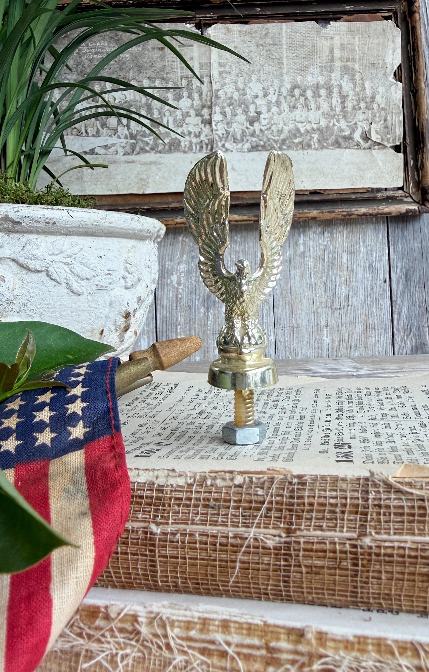 Vintage EAGLE Flag Pole Topper Cap Finial Americana