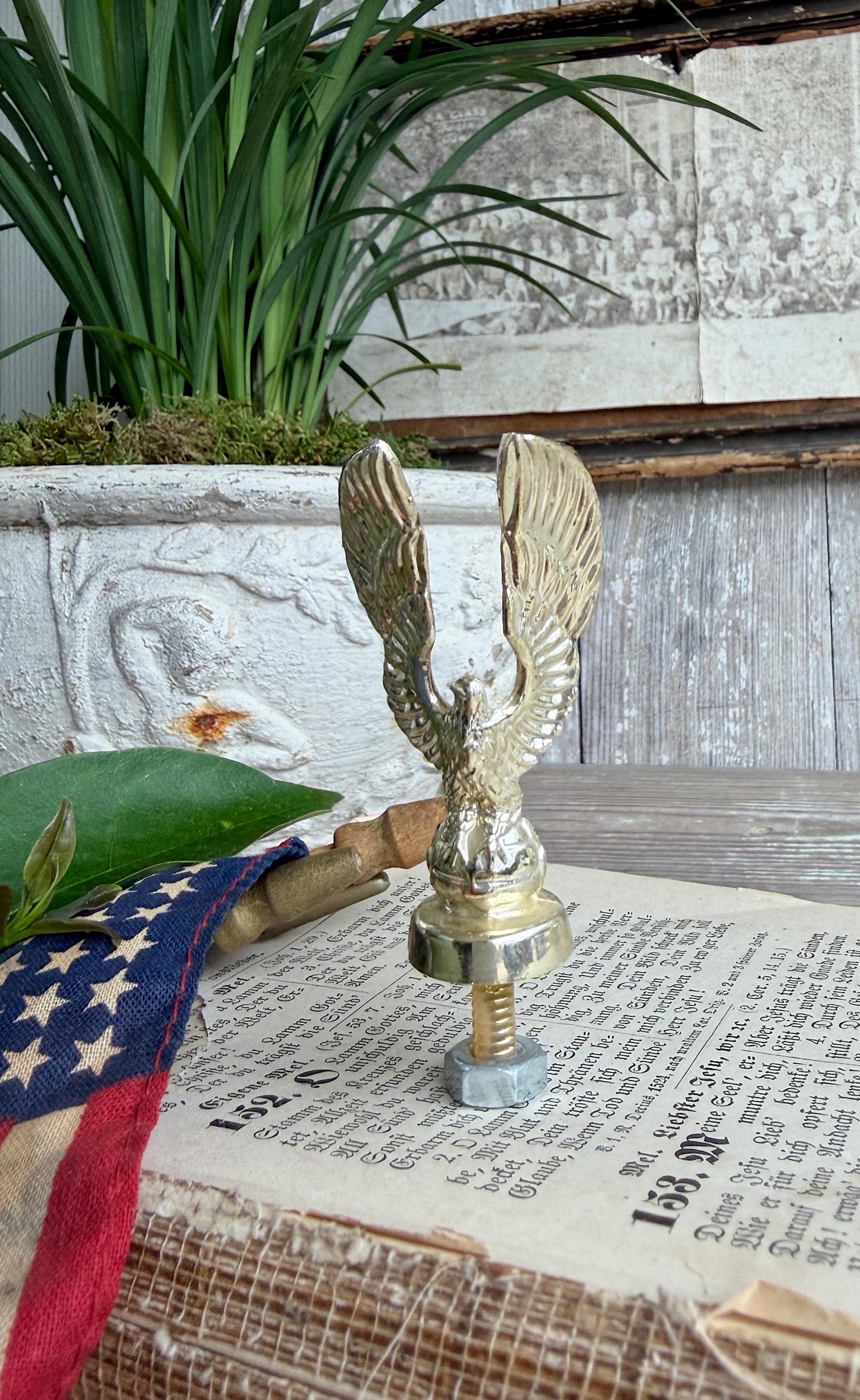 Vintage EAGLE Flag Pole Topper Cap Finial Americana