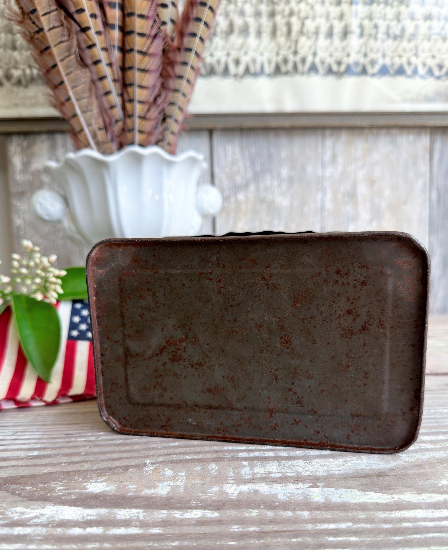 Antique UNION LEADER Tobacco Tin Box EAGLE With Lid Americana Decor