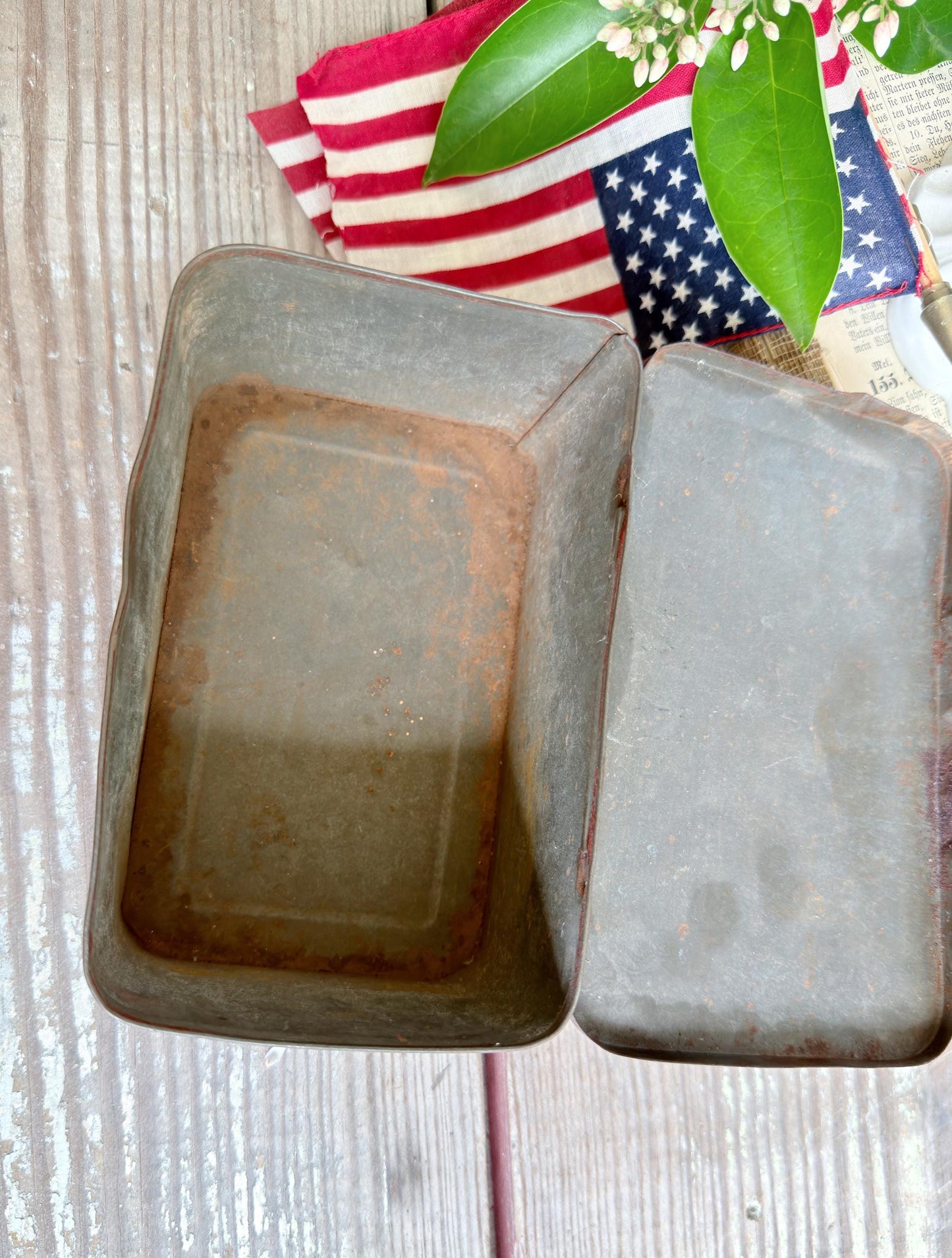 Antique UNION LEADER Tobacco Tin Box EAGLE With Lid Americana Decor