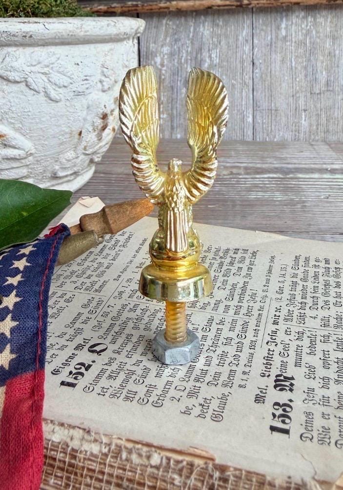 Vintage EAGLE Metal Gold Flag Topper Light Finial Americana MCM Decor