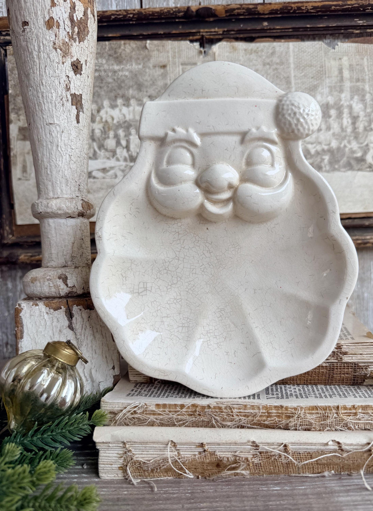 Vintage SANTA FACE PLATE Creamy White Ironstone Crazing Grungy Ceramic Candy Nut Trinket Dish Farmhouse Christmas Decor Japan Holt Howard