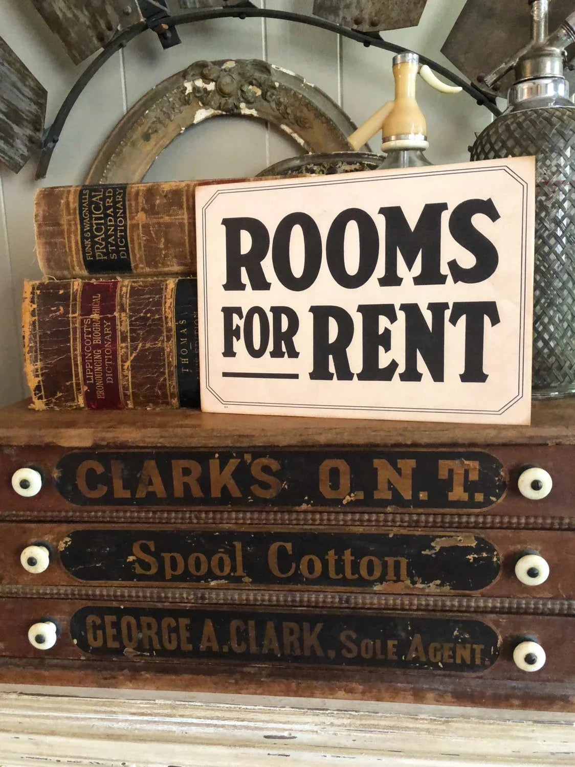 ROOMS FOR RENT Sign