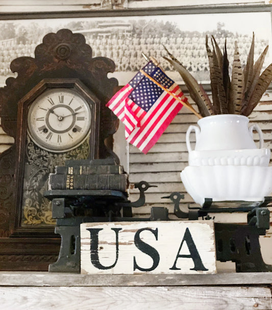 USA Chippy White Sign